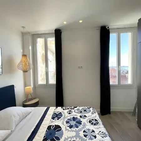 Two Bedroom Old Town * Cannes