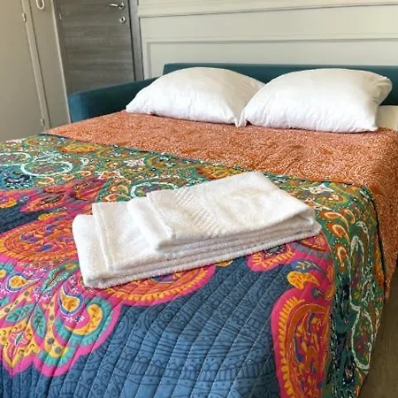 Two Bedroom Old Town Apartament *