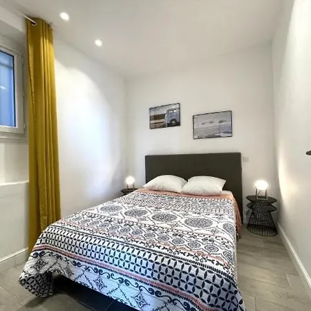 Two Bedroom Old Town * Cannes