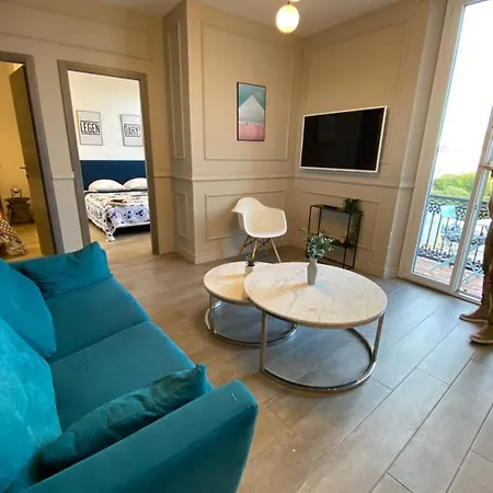 Two Bedroom Old Town Lejlighed