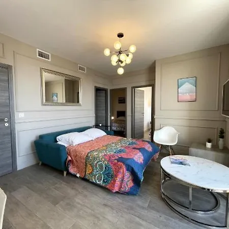 Two Bedroom Old Town Lejlighed Cannes