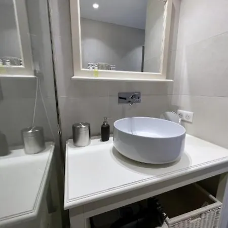 Two Bedroom Old Town * Cannes